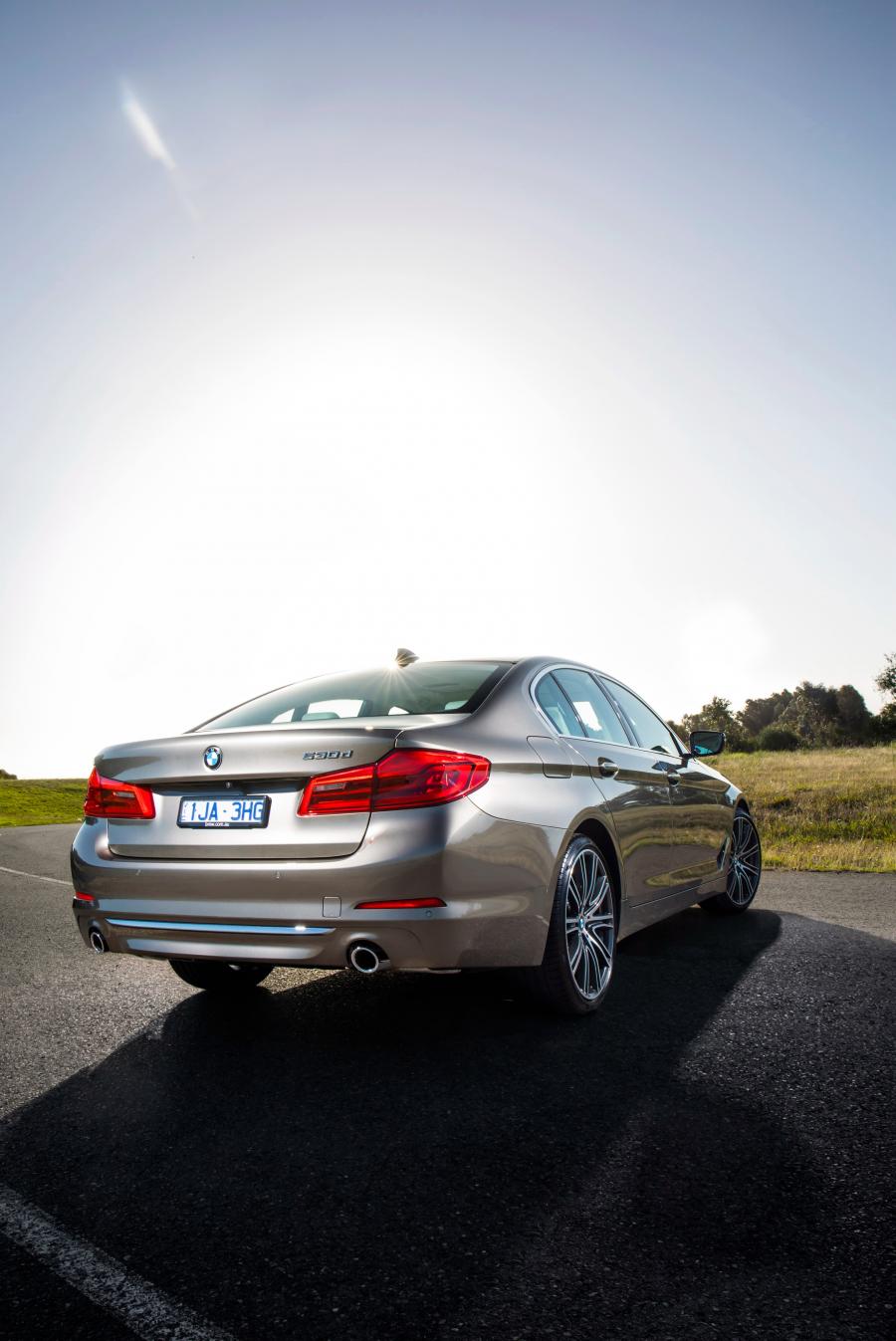  BMW 530d Sedan Luxury Line 2017 года  (AU) (фото 9 из 16)